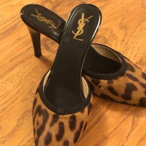 YSL Yves Saint Laurent sz 38 (7.5)